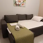 Paeonia Apartman *
